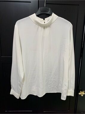 Koret Vintage Cream Long-Sleeve Blouse flowy 80’s office workwear